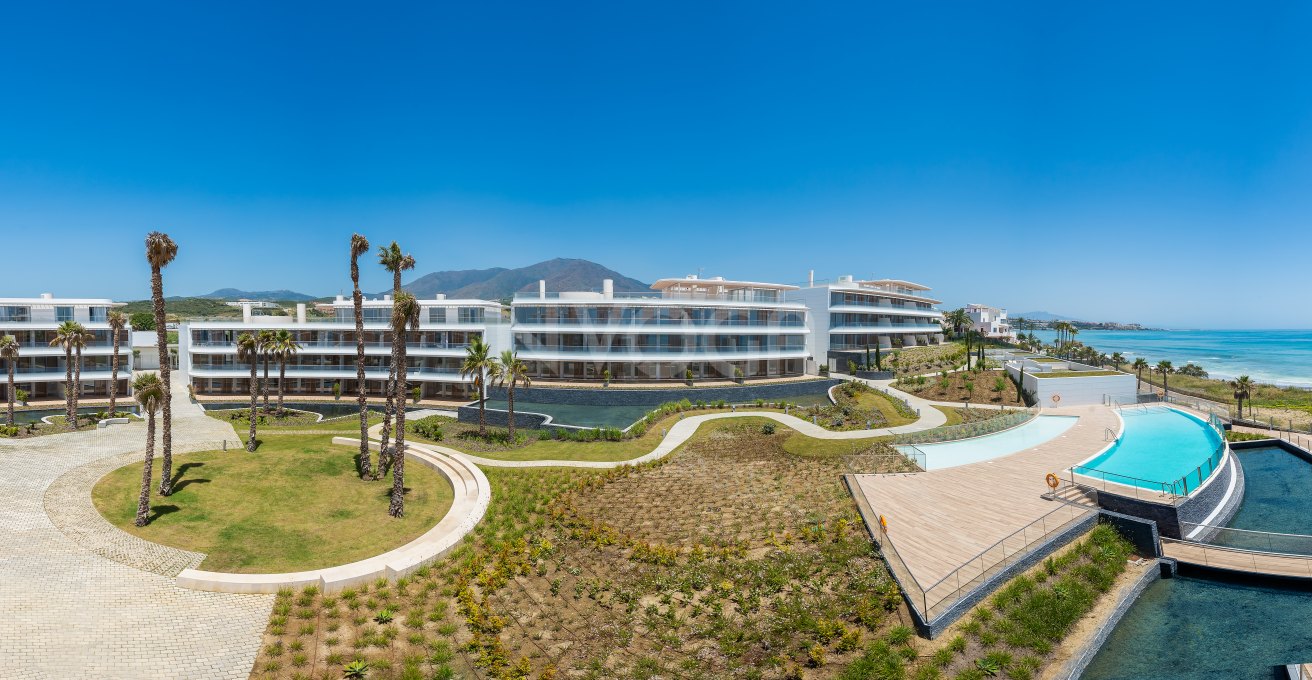 Front line beach apartment in Estepona