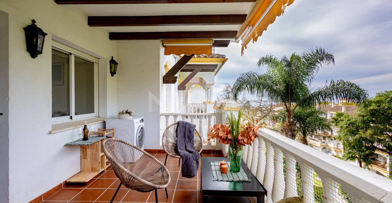 Sea Views, Beachside Walks, and a Golden Mile Address in Marbella