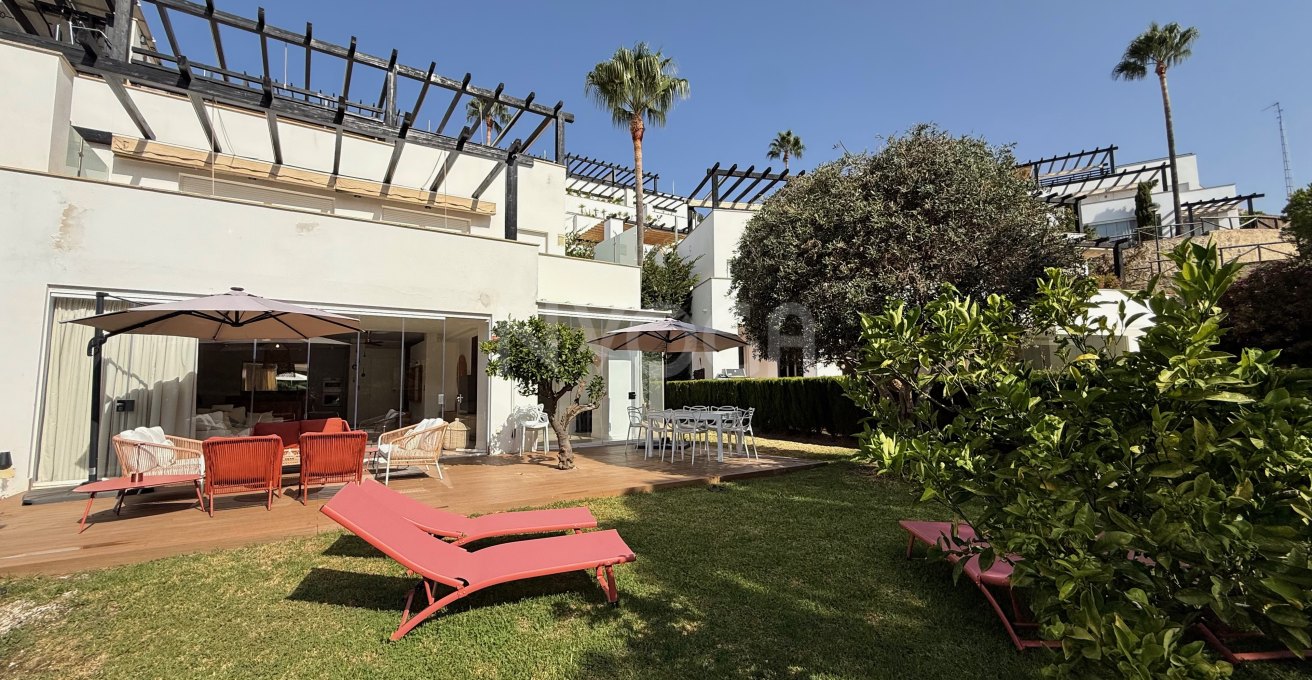Wonderful semi-detached house in Santa Clara Golf, East Marbella