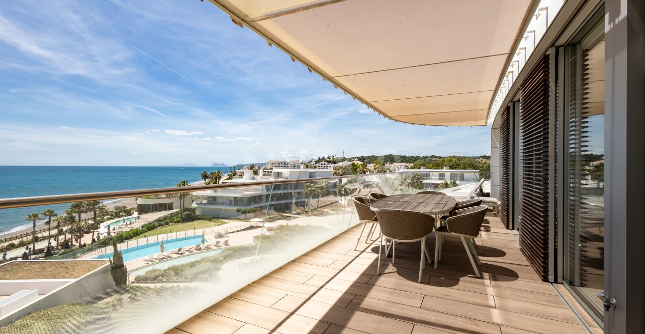 Stunning Penthouse in the Prestigious The Edge Complex