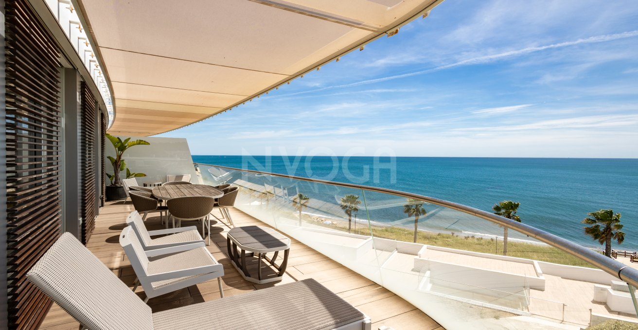 Apartamento en primera línea de playa en venta, listo para entrar a vivir en The Edge, Estepona