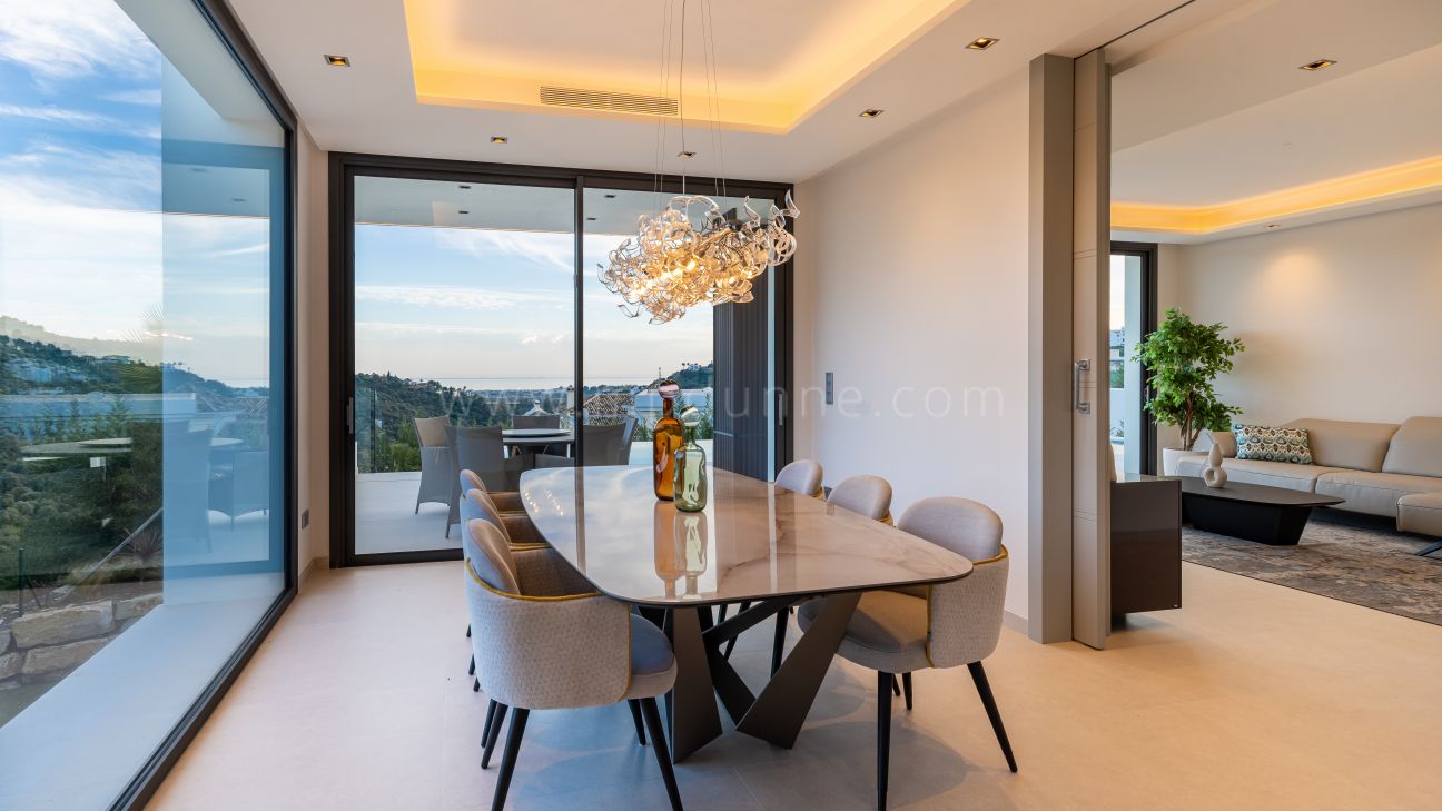 Moderne Villa mit Panoramablick in Wohnanlage La Quinta