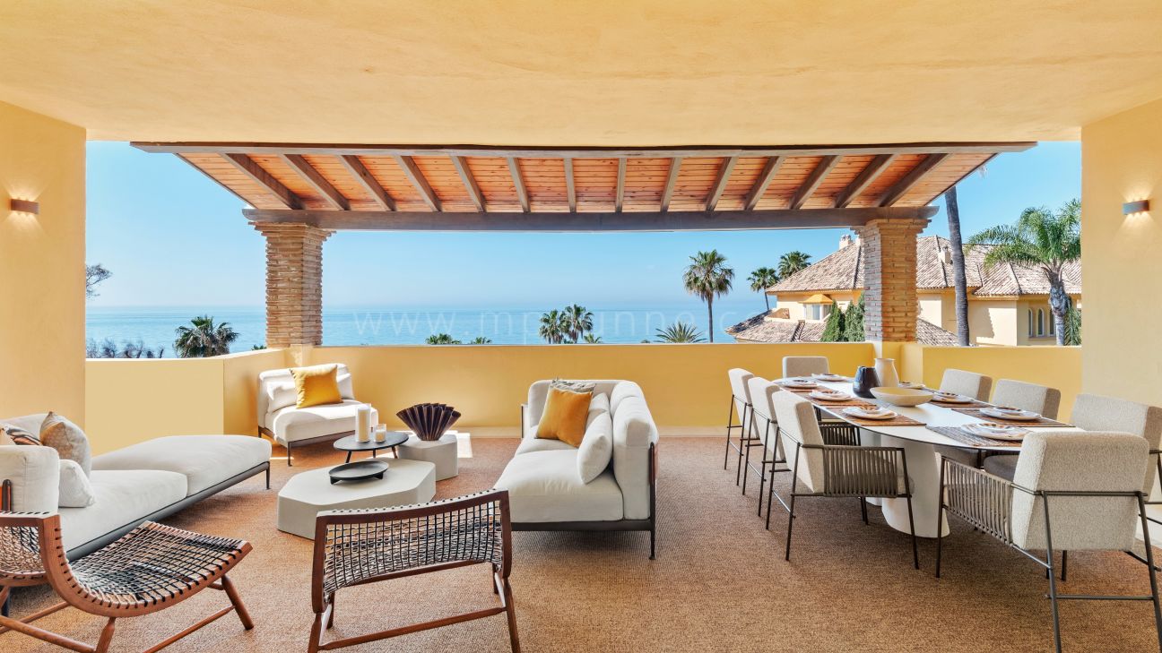 Modern Beachfront Penthouse with Sea Views, Marbella East