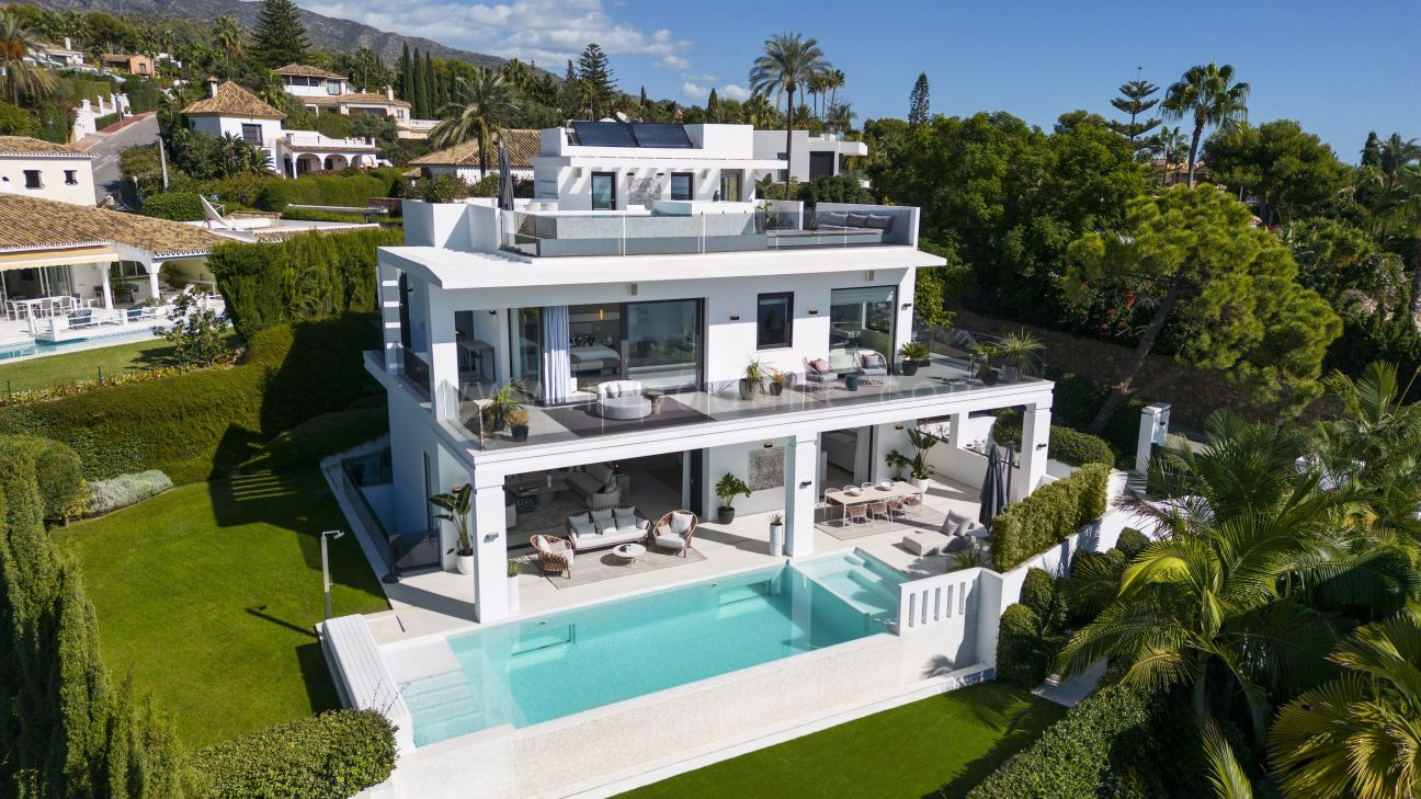 Atemberaubende moderne Villa mit Aussicht in Nagüeles