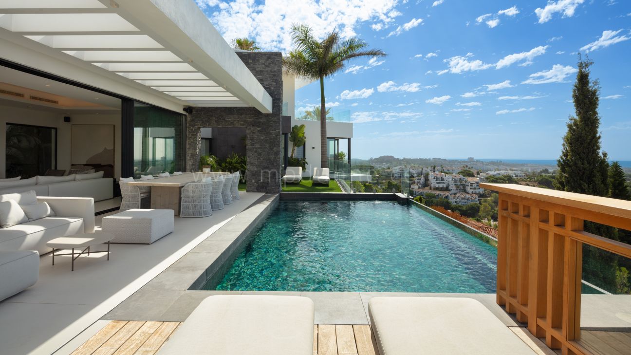 Herrojo 85 Moderne neue Villa mit Panoramablick in El Herrojo, Benahavis