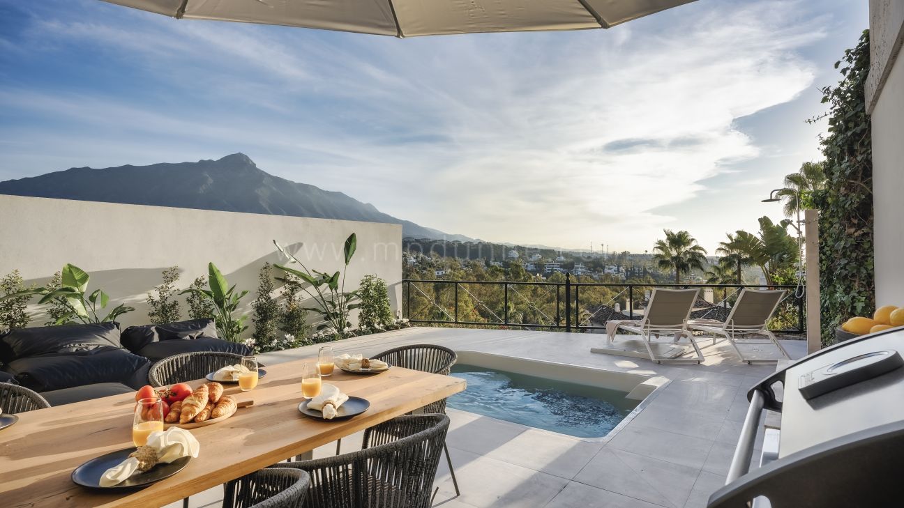 Appartement au rez-de-chaussée avec piscine privée, jardin et vue panoramique