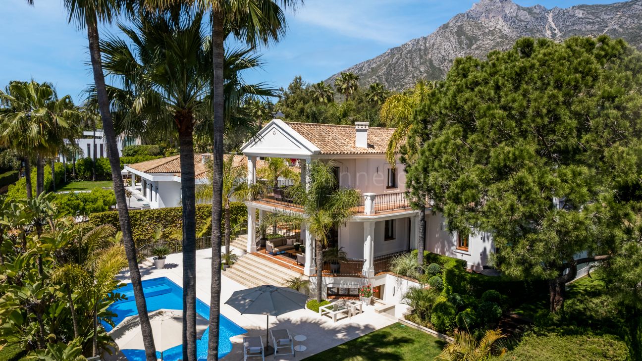 Classic-Style Villa in Sierra Blanca