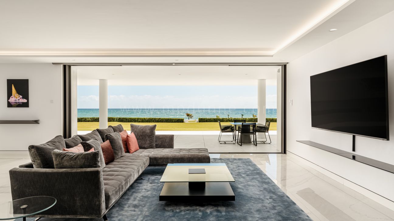 Beachfront Luxury Apartment, Estepona