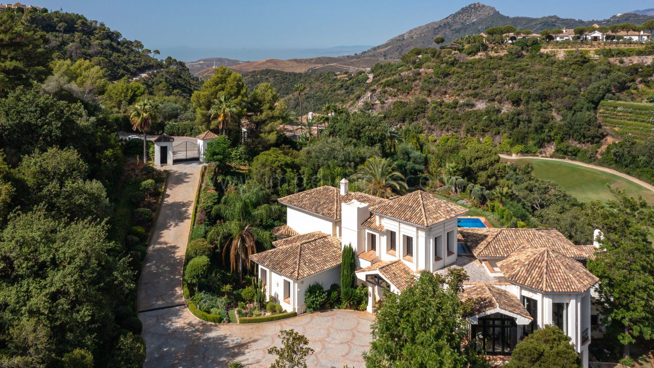 Villa Fairways La Zagaleta est une magnifique propriété située en première ligne de golf