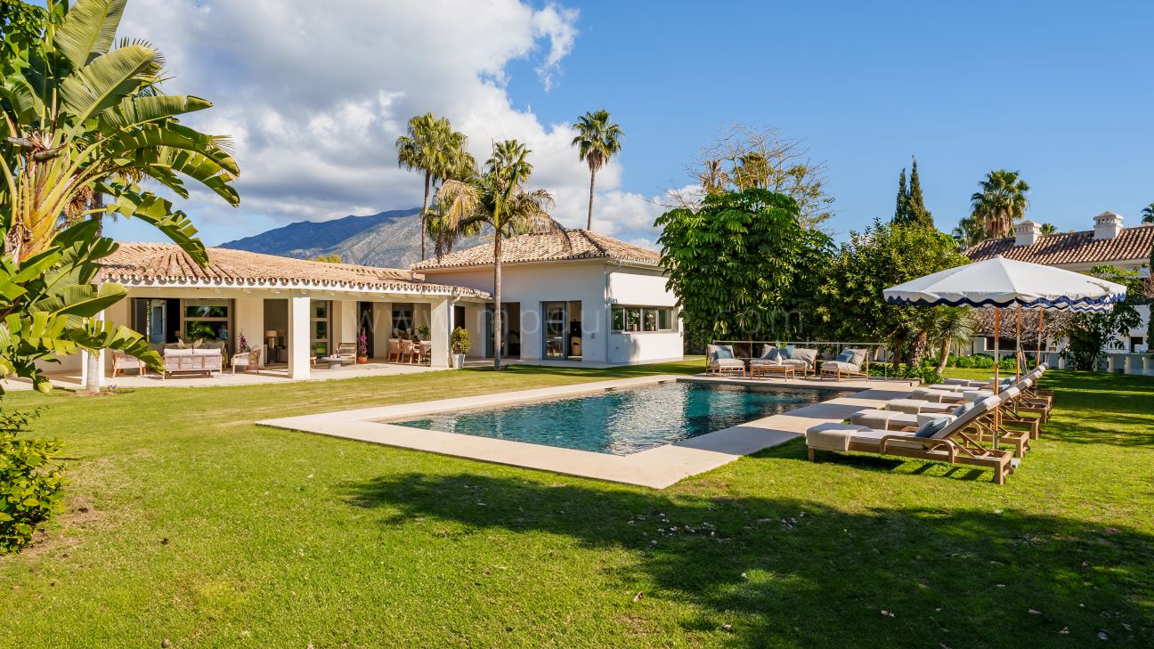 Villa mit Bergblick – Wohnen auf einer Ebene in La Cerquilla