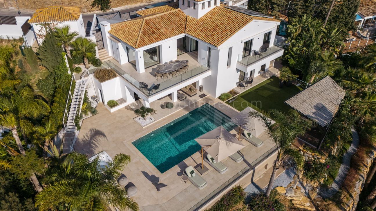 Modern Villa with Panoramic Sea Views in El Rosario