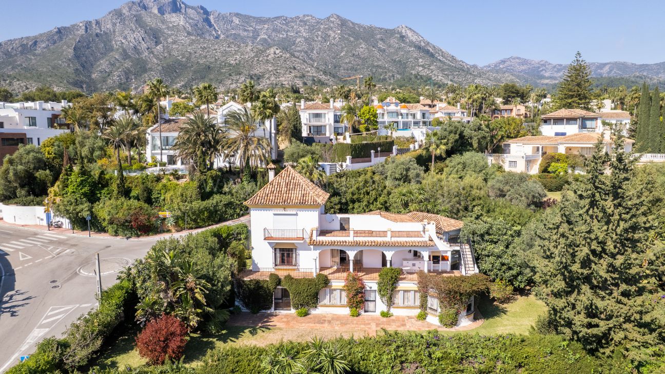 Villa zum Verkauf mit Renovierungspotenzial in Nagüeles, Goldene Meile