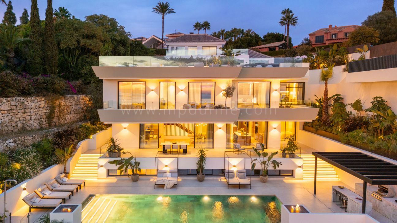 Moderne Villa mit Meerblick in Elviria, Marbella Ost