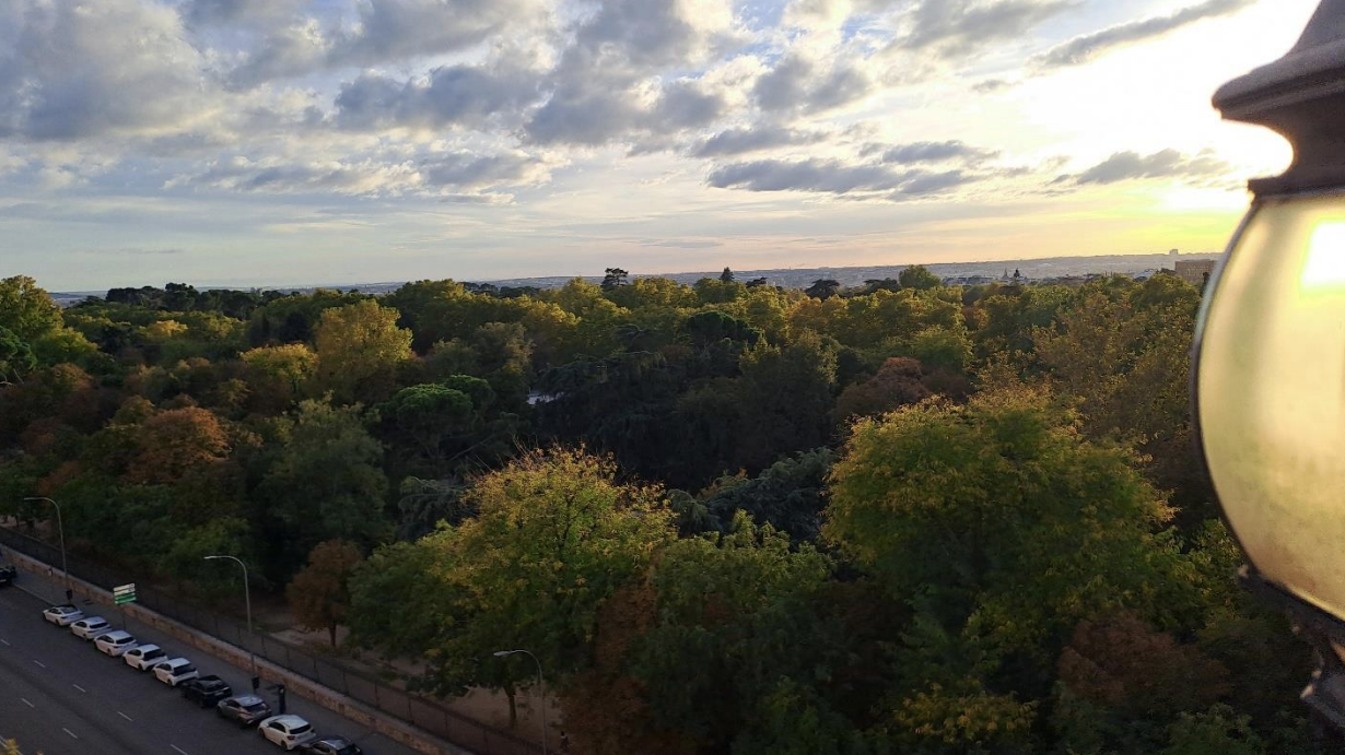 Ático-duplex en venta en Ibiza, Retiro, Madrid | Amplia terraza en ubicación privilegiada