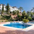 Schönes, neu renoviertes modernes Stadthaus im Club Sierra, Goldene Meile von Marbella
