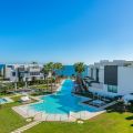 Modernes, luxuriöses Stadthaus mit fantastischem Meer- und Bergblick in erster Strandlinie in Estepona zu verkaufen