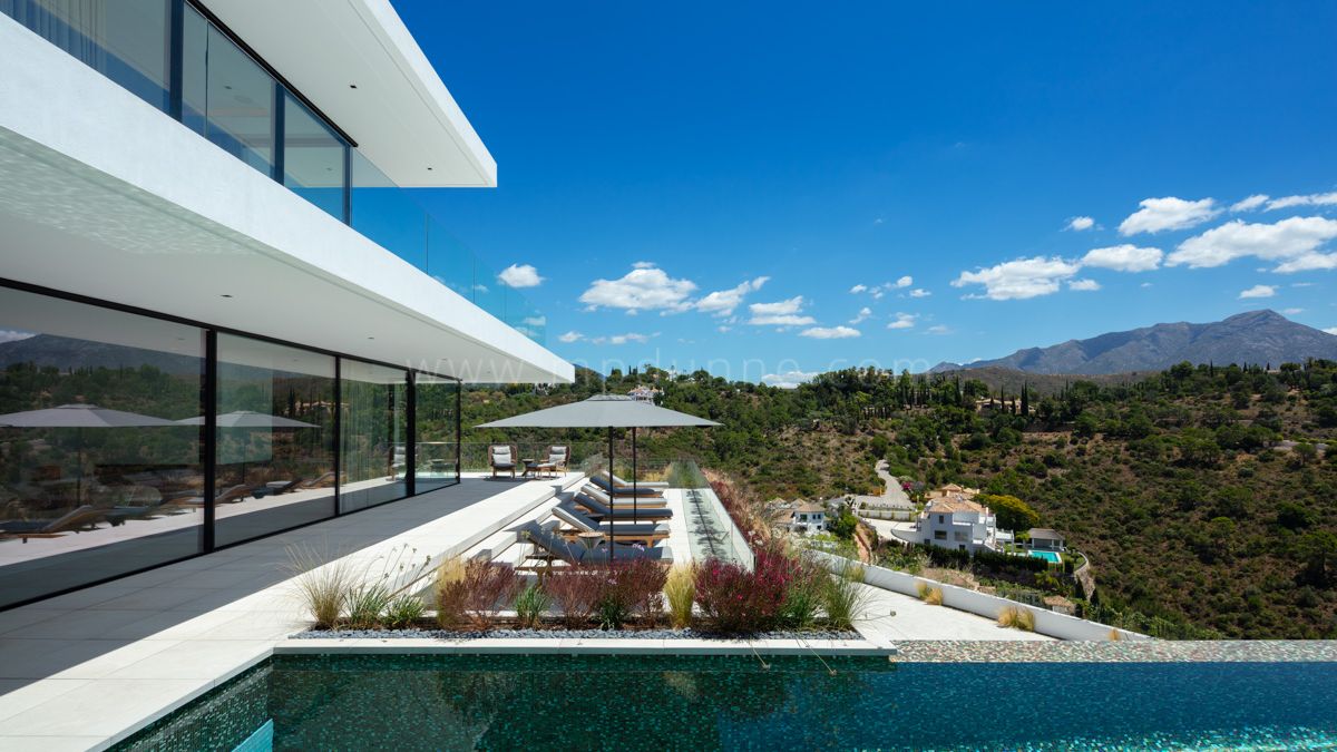 Espectacular villa de nueva construcción y con vistas panorámicas en El Madroñal