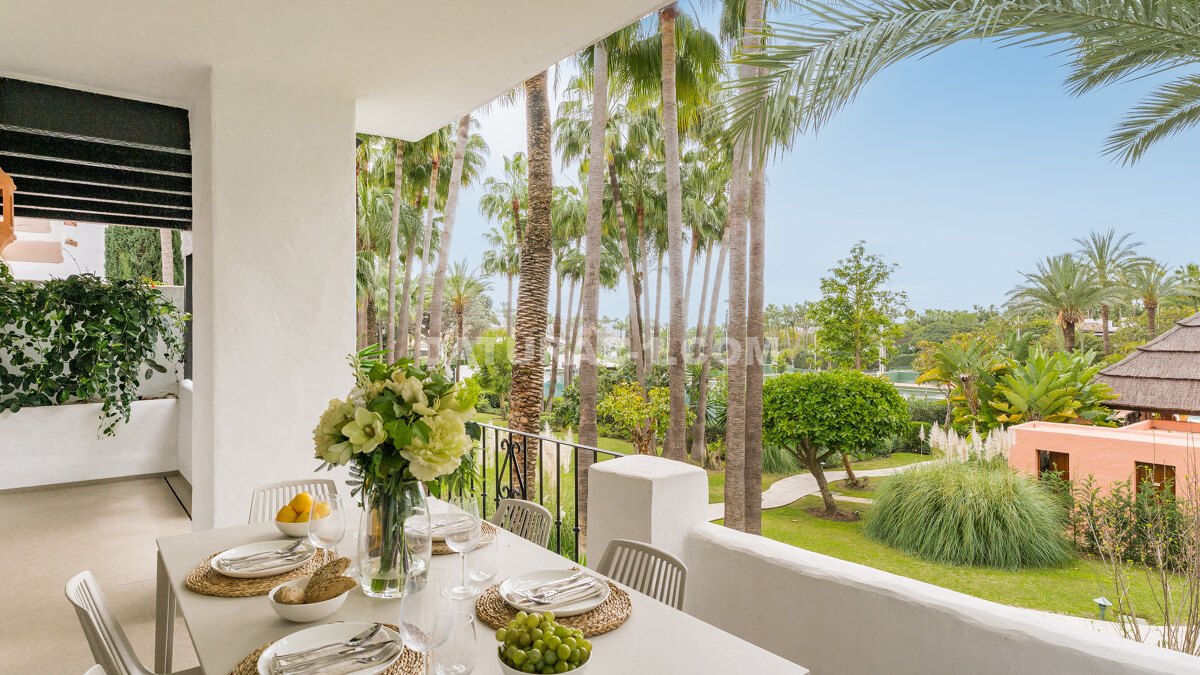 Stunning 3-bedroom luxury apartment in Marina Puente Romano, Marbella's Golden Mile with pool views and premium finishes.