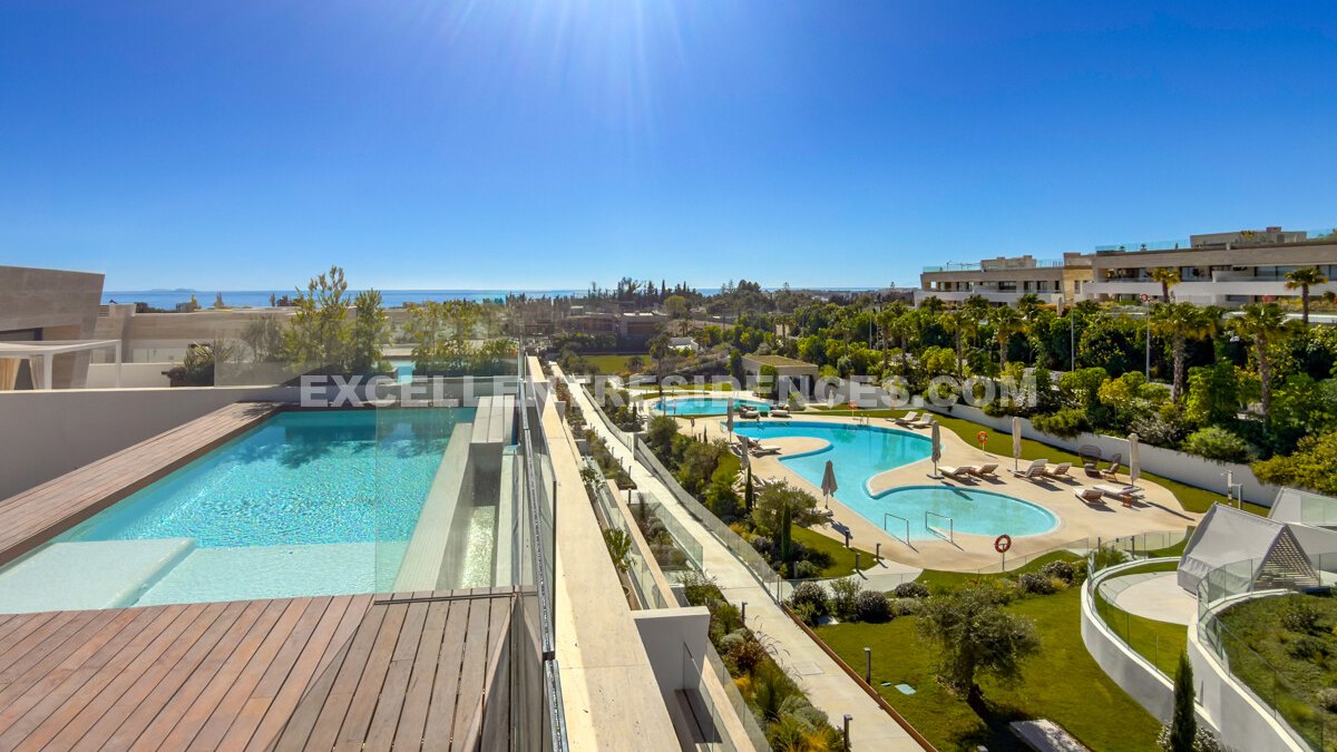 Espectacular ático dúplex en la Milla de Oro de Marbella con piscina privada en azotea y vistas panorámicas al mar - €6,5M