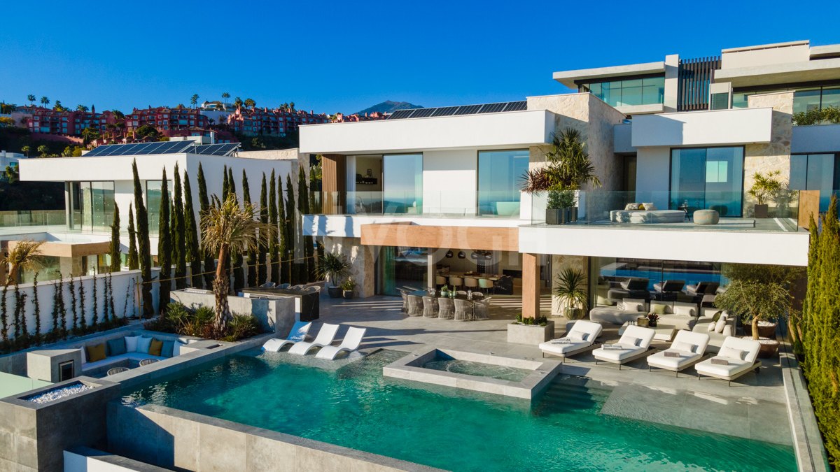 Magnífica casa de lujo en venta con diseño moderno en Benahavis.