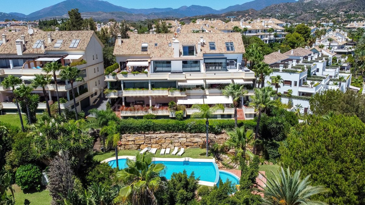 Las Lomas del Marbella Club, Maisonette-Penthouse mit drei Schlafzimmern an der Goldenen Meile