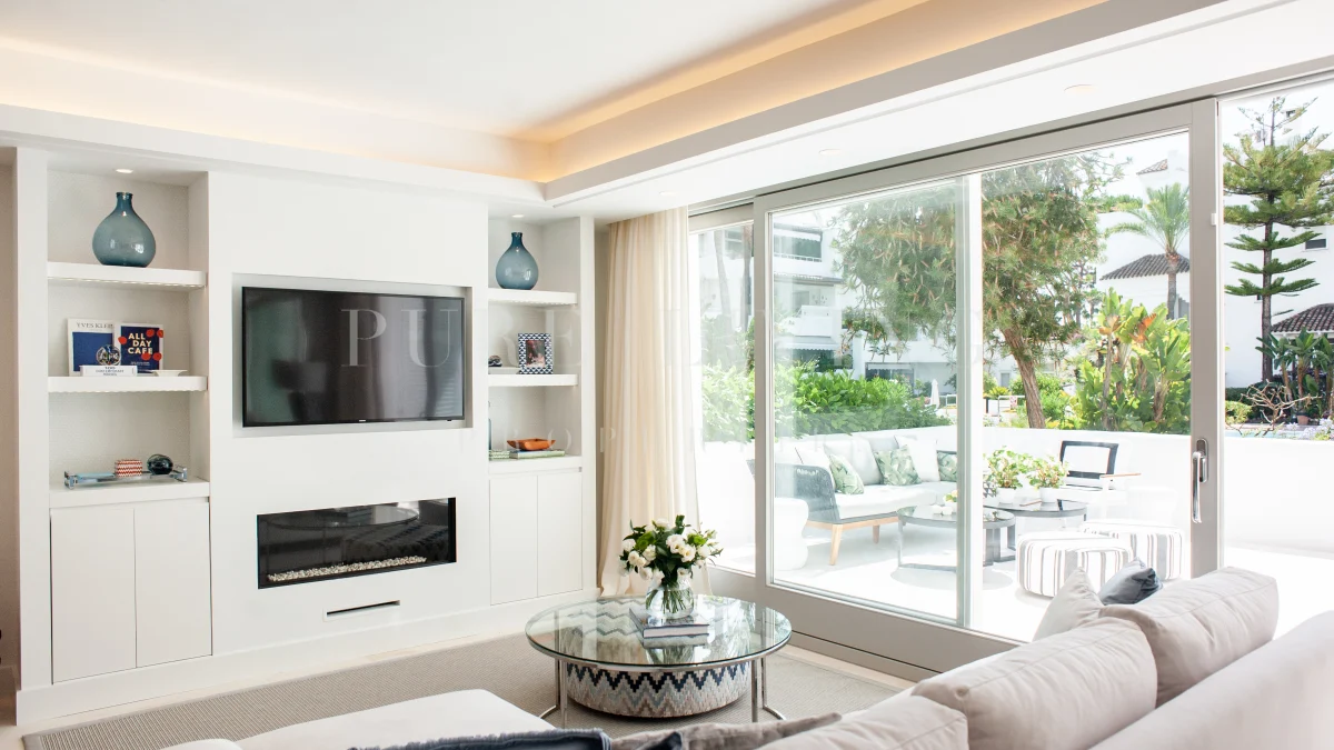 Stylish ground floor apartment in Alhambra del Mar