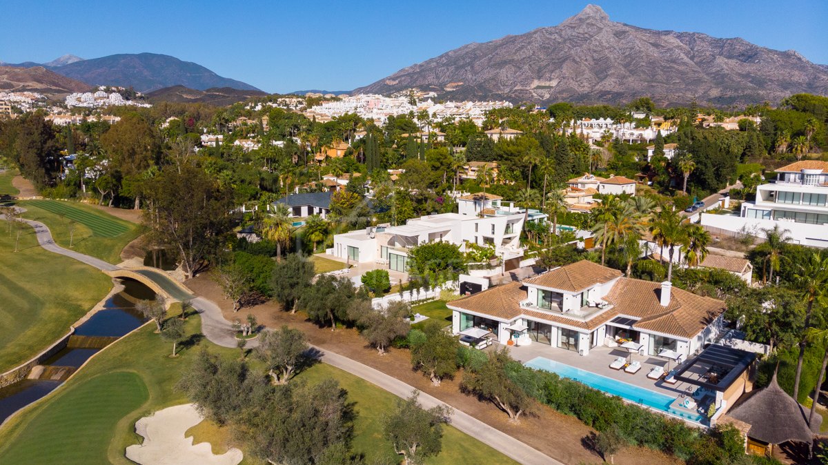 Luxury Villa with Golf Views and Privacy in Las Brisas Golf Course, Nueva Andalucía