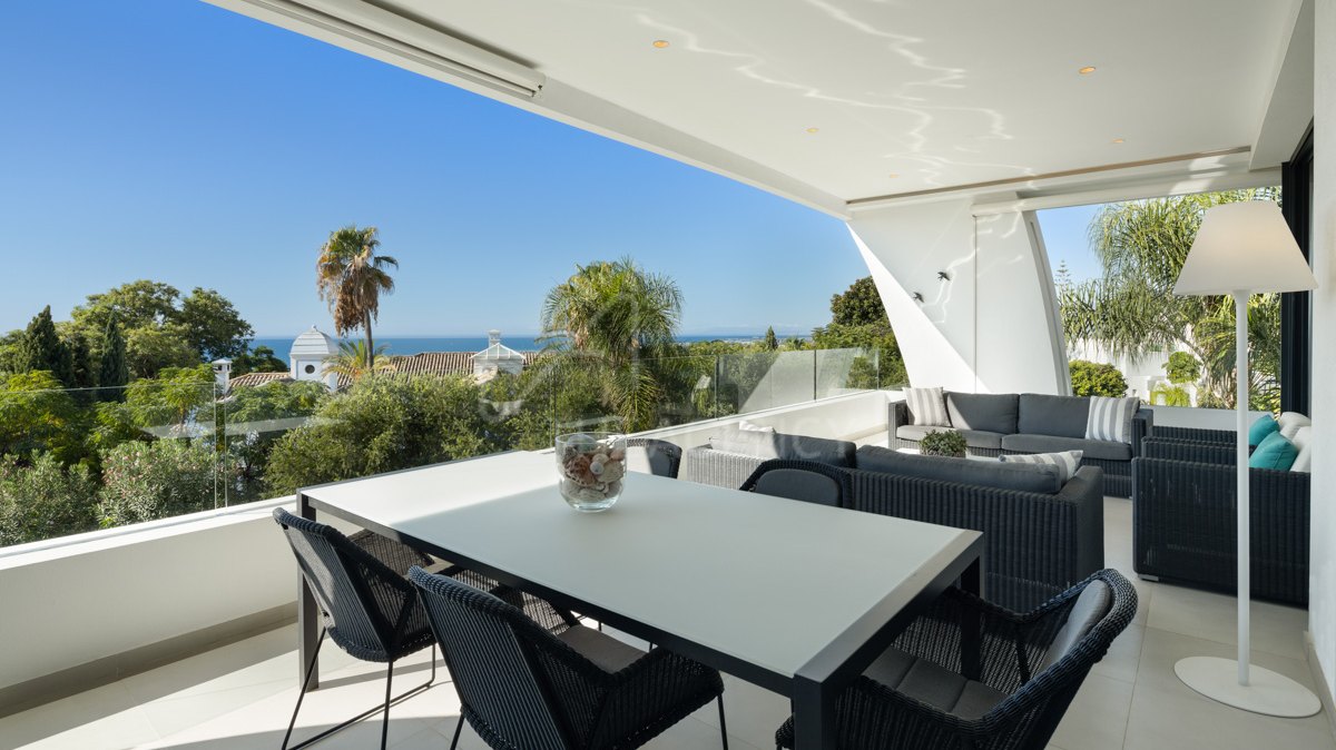 Beautiful three-bedroom duplex penthouse in Reserva de Sierra Blanca, Marbella.