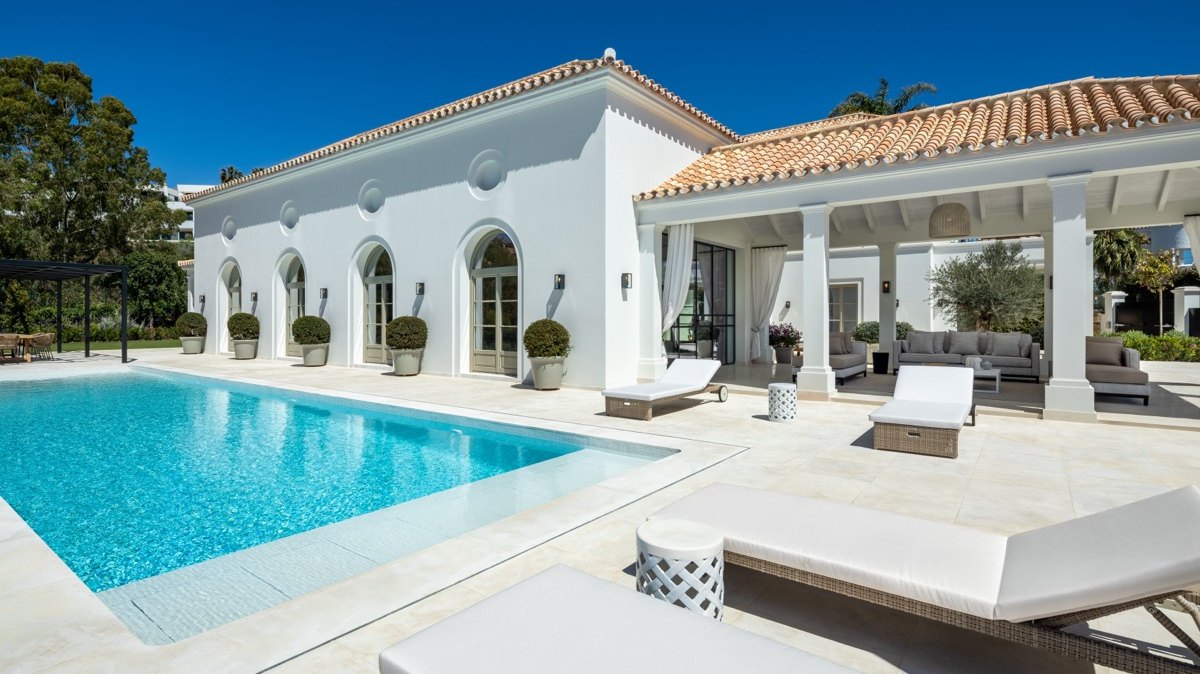 Elegant villa combination with a classic French Provençal touch