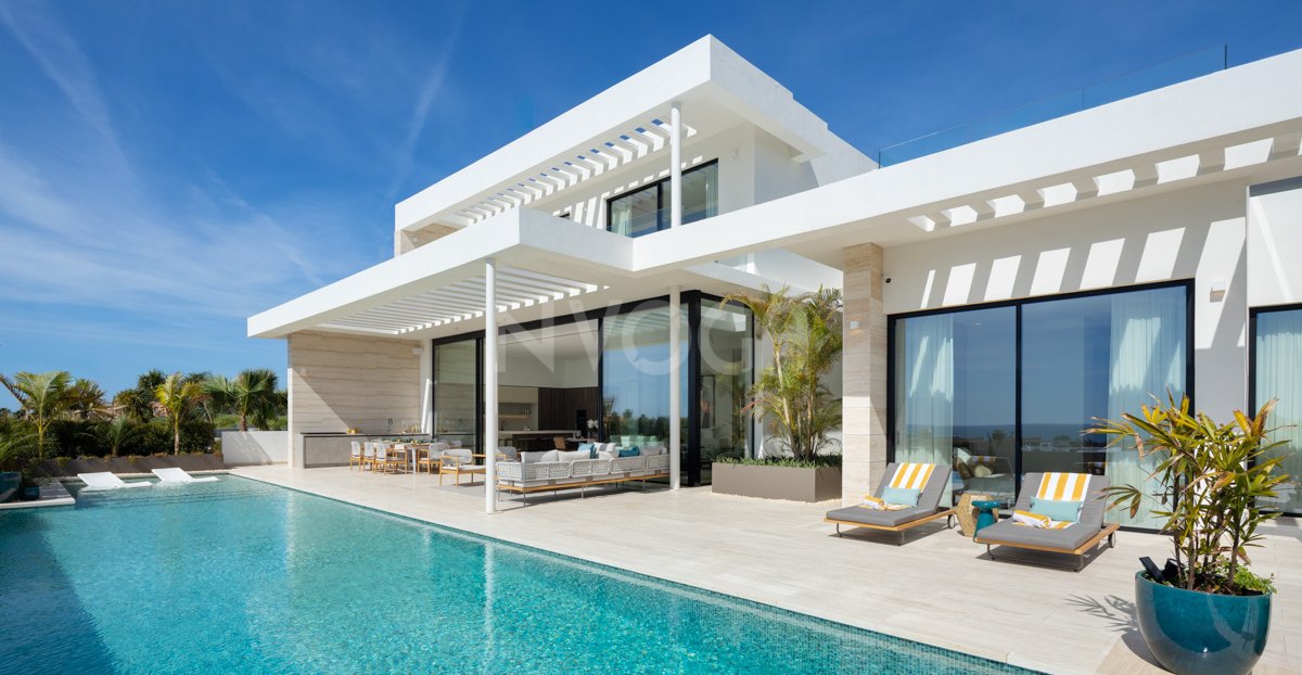 Villa Moderna Exclusiva con Vistas Panorámicas en Los Flamingos, Benahavís