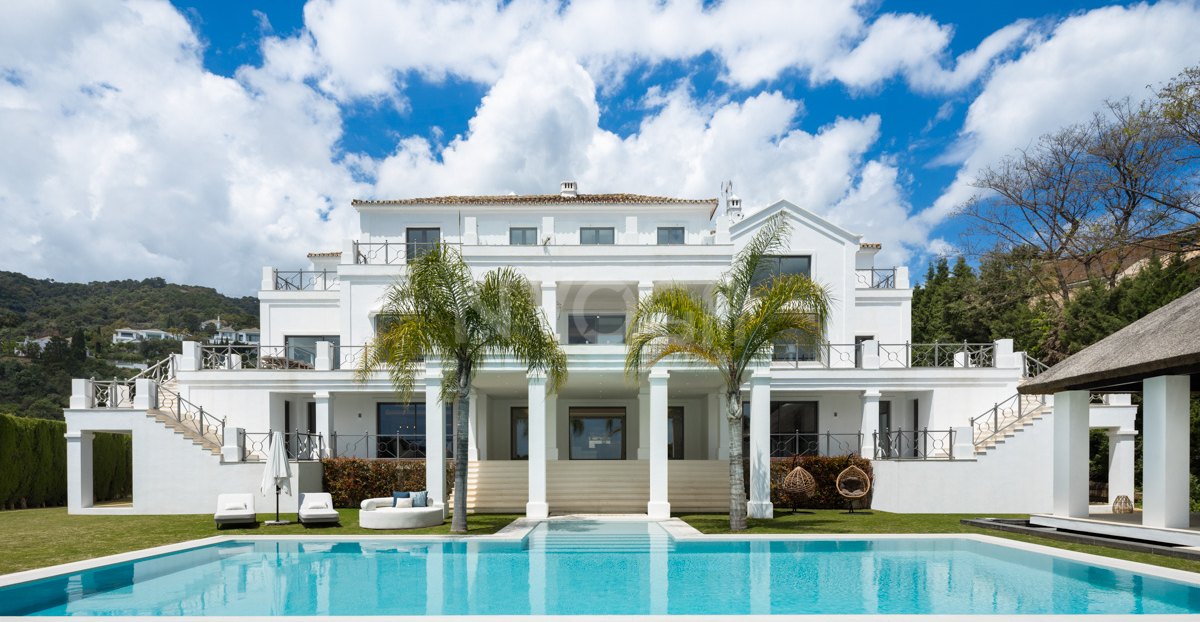 Impresionante Villa de Lujo con Vistas Panorámicas al Mar en El Madroñal, Benahavís