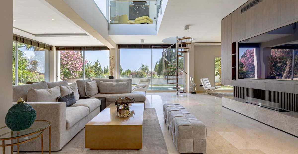 Charming Contemporary Villa in Marbella East