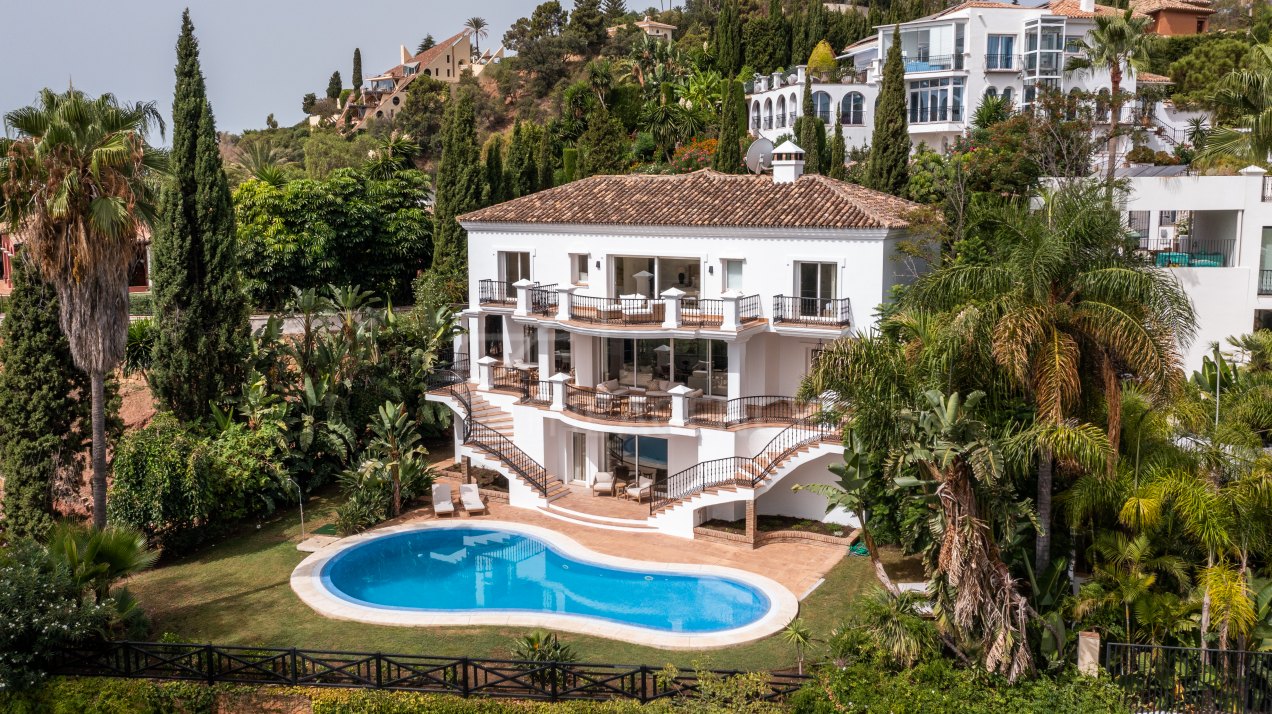 Villa for sale in Marbella City