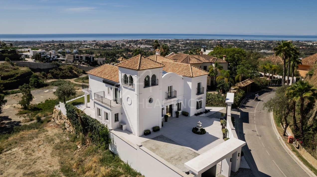 Recently refurbished villa to the highest standard in Monte Halcones, Benahavis