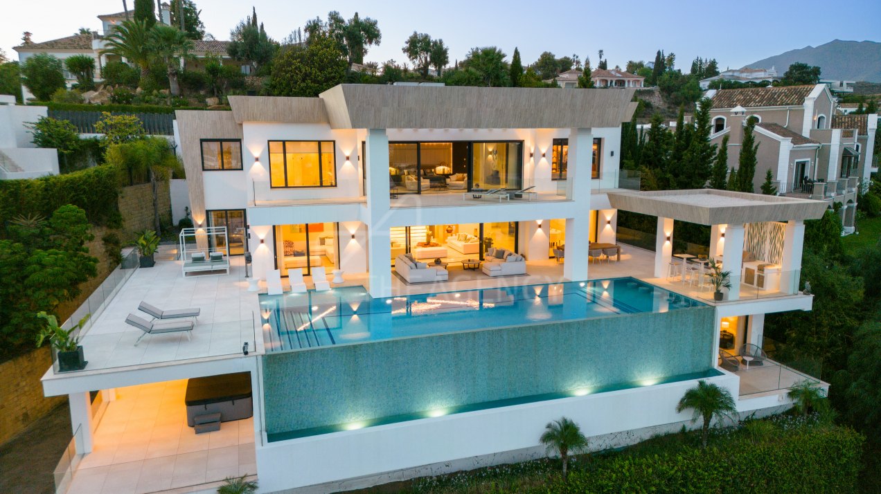 Villa with Panoramic Views - El Paraiso, Benahavis