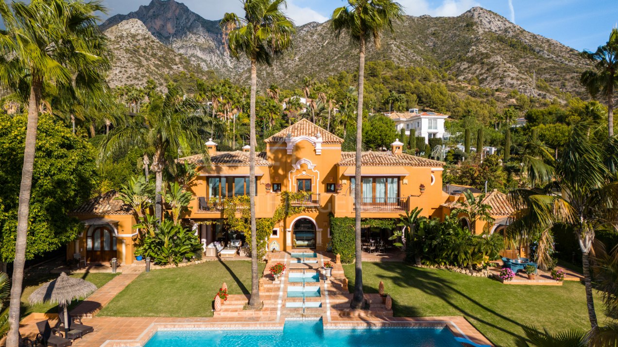 Unique Villa with panoramic views in Sierra Blanca, Golden Mile, Marbella.