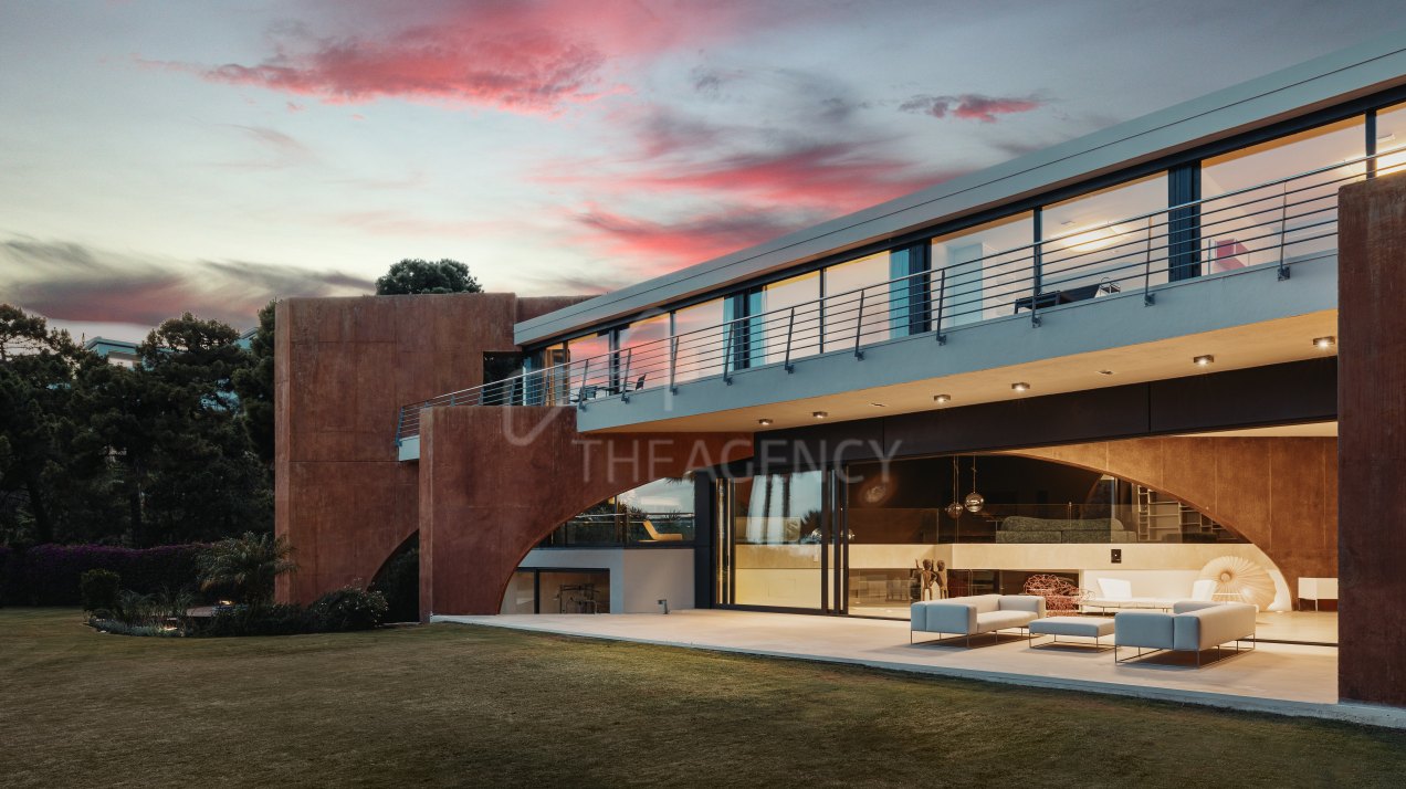 Exceptional Ultramodern Masterpiece in La Reserva de Alcuzcuz, Benahavis