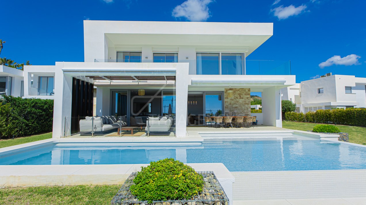 Contemporary Villa with Golf Views - Marbella East, Marbella
