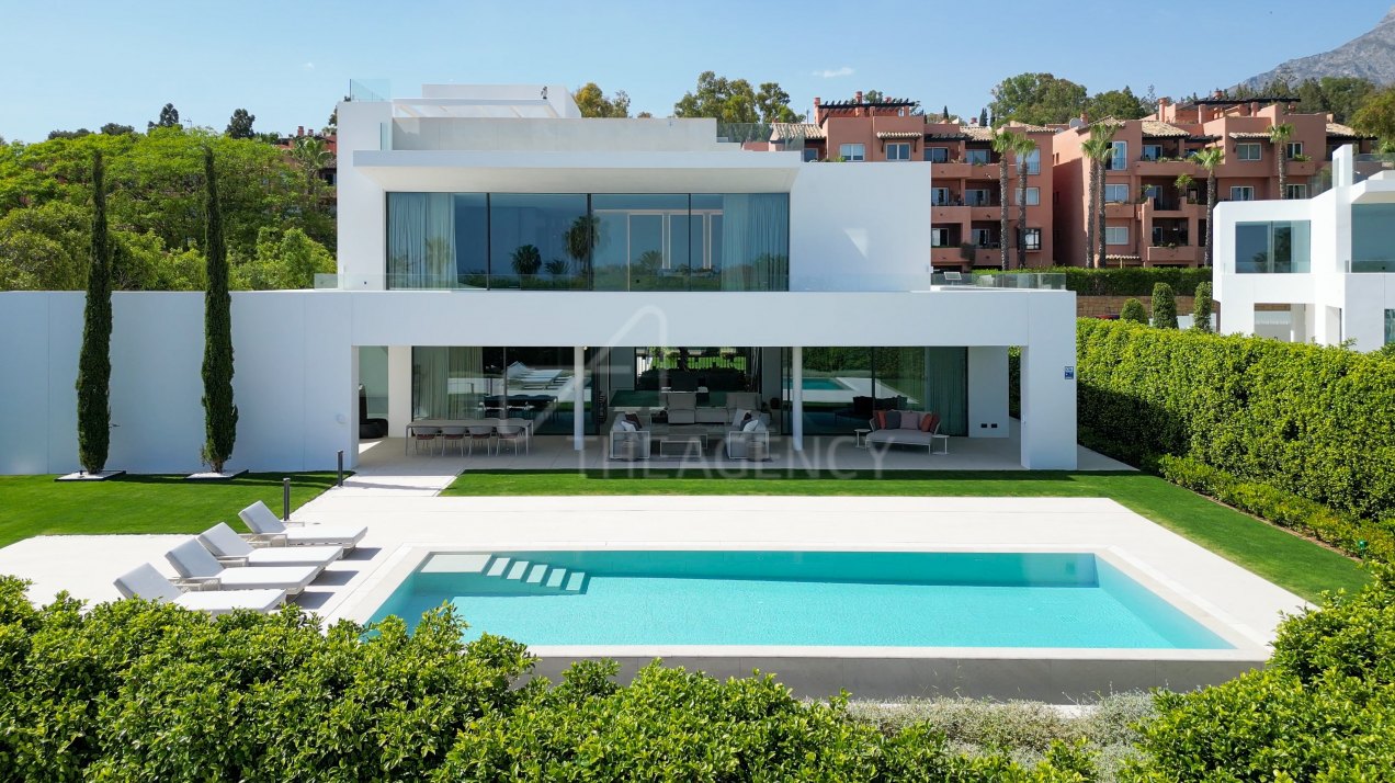 Villa Zero with Stunning Sea Views on Marbella's Golden Mile