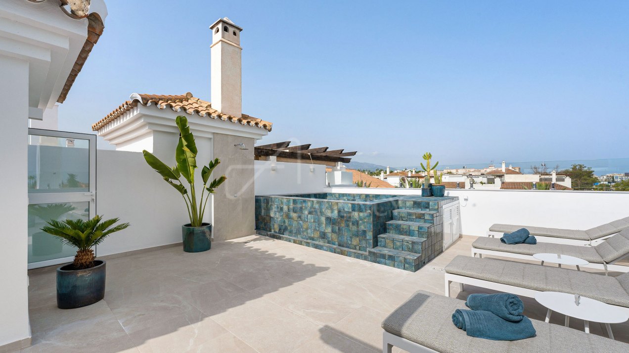 Modern Three-Bedroom Penthouse in Nueva Andalucía, Marbella