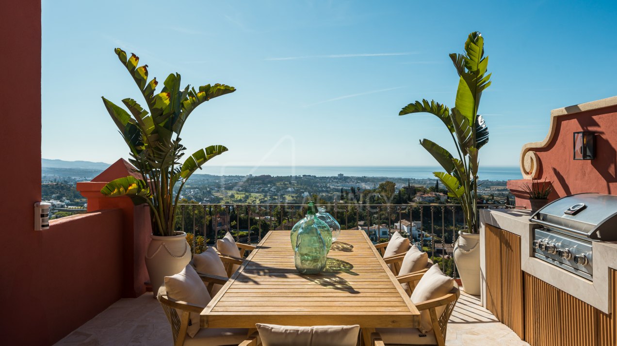 Renovated duplex penthouse with panoramic views - monte halcones