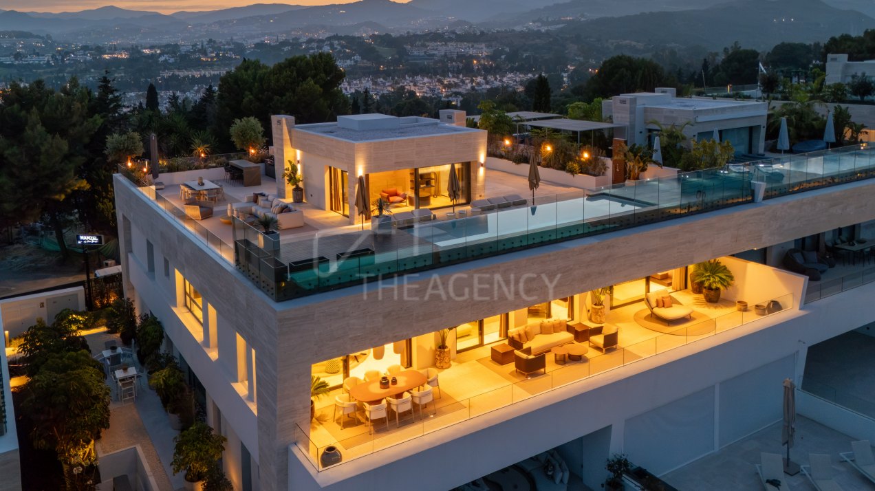 Luxury Duplex Penthouse with Private Pool and Panoramic Views - Marbella’s Golden Mile