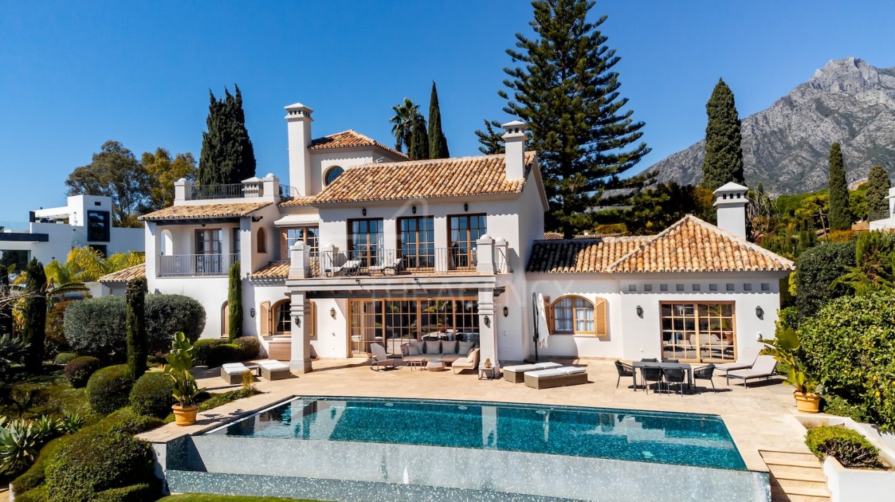 Stunning Villa with Mountain and Sea Views on Marbella’s Golden Mile