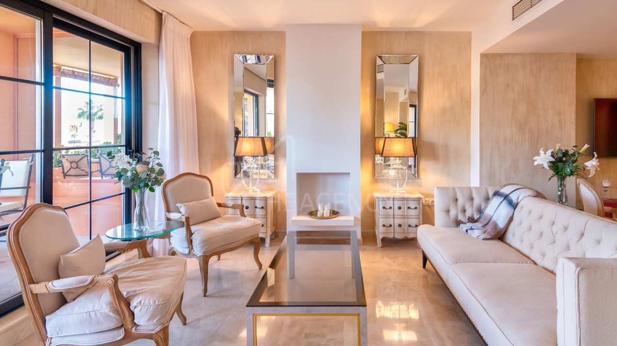 Beautiful Renovated Apartment with Sea Views in Sotogrande Port