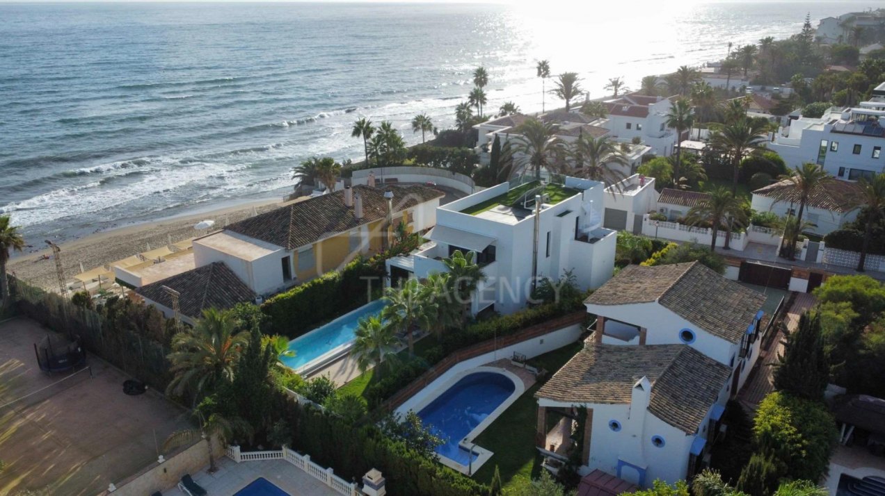 Beachside Villa - Marbesa, Marbella East