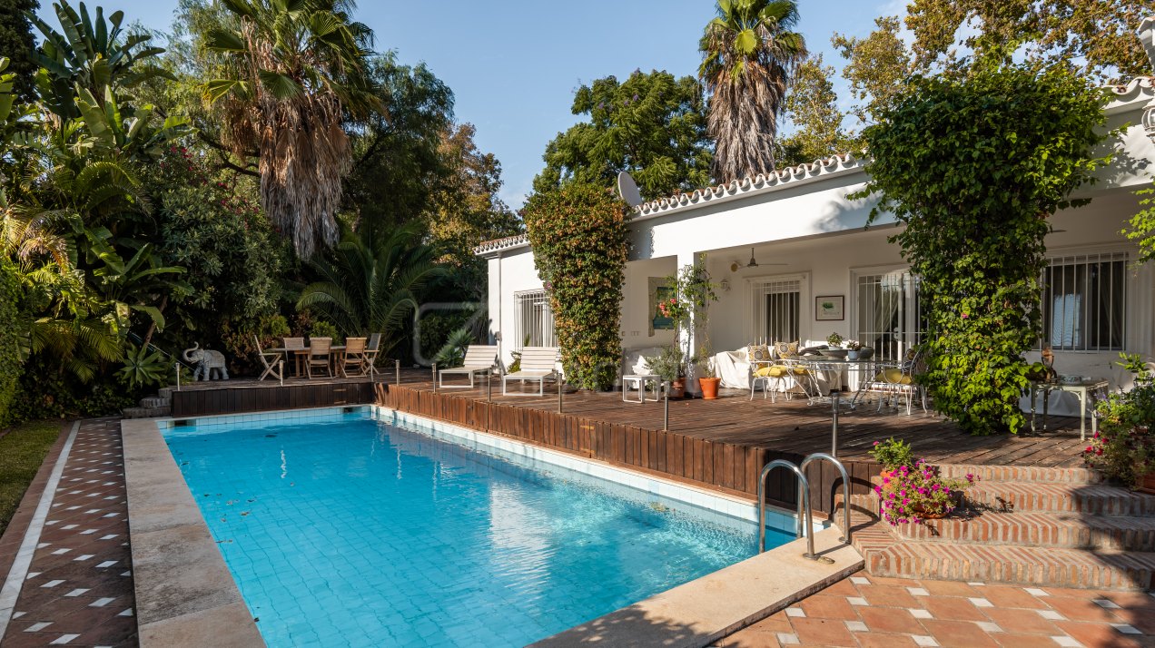 Casa Calima, an Elegant Frontline Golf Villa - Guadalmina Alta, Marbella