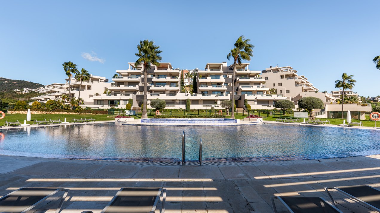 Rare Opportunity - Apartment - Los Arrayanes Golf, Benahavís