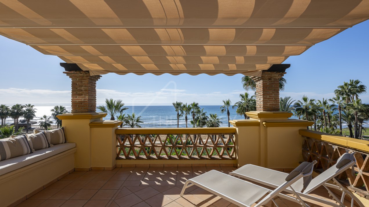 Frontline Beach Apartment - Rio Real Playa, Marbella East