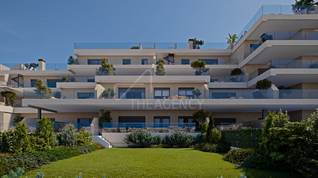 Luxury Ground Floor Apartment with Private Garden – Estepona Town, Estepona