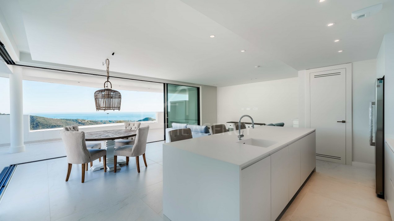 Luxury Penthouse with Sea Views – Palo Alto, Ojén